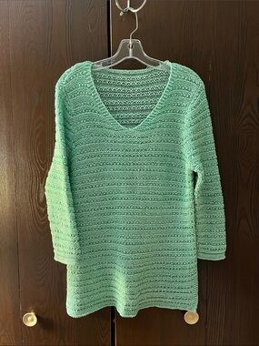 No Brand long sleeved mint green sweater. Size Large